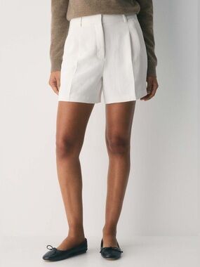 Aritzia Babaton shorts